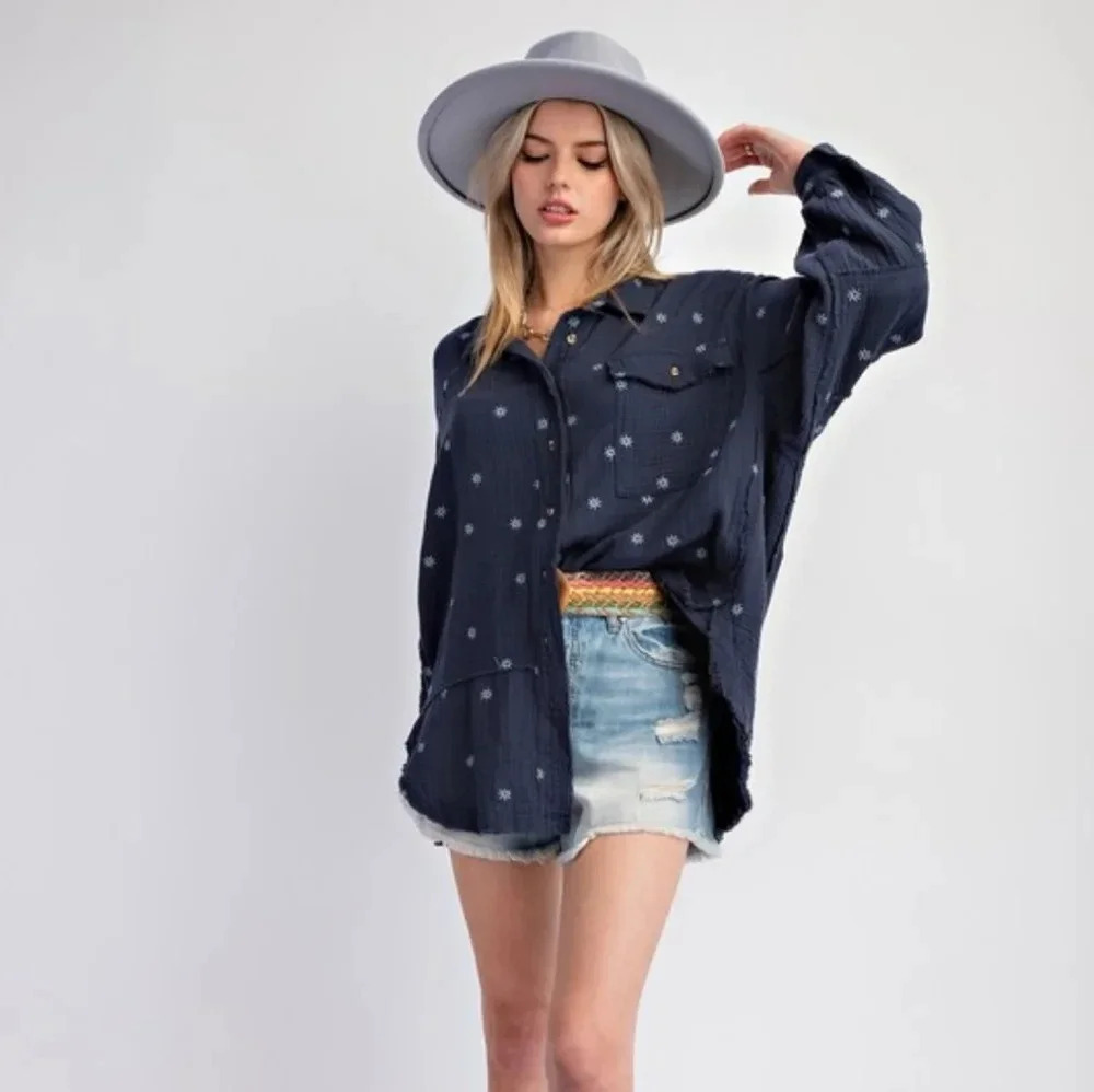 Easel Blue Daisy Floral Embroidered Cotton Gauze Long Sleeve Shirt New - Picture 2 of 5